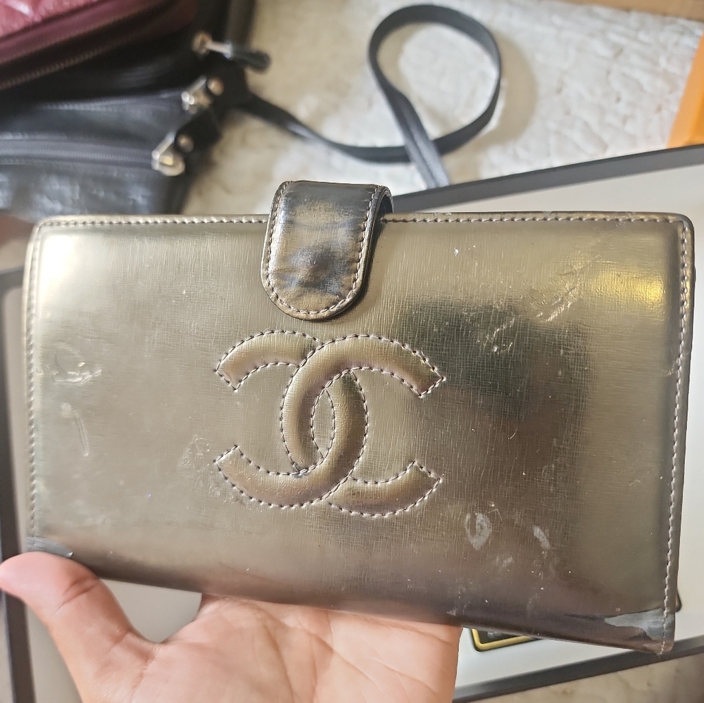 CHANEL GAMAGUCHI GOLD FOLIO WALLET